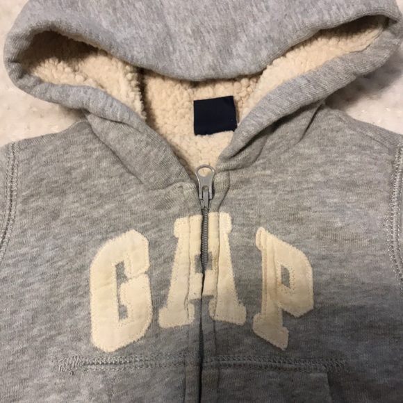 Baby gap hoodie - Picture 2 of 3